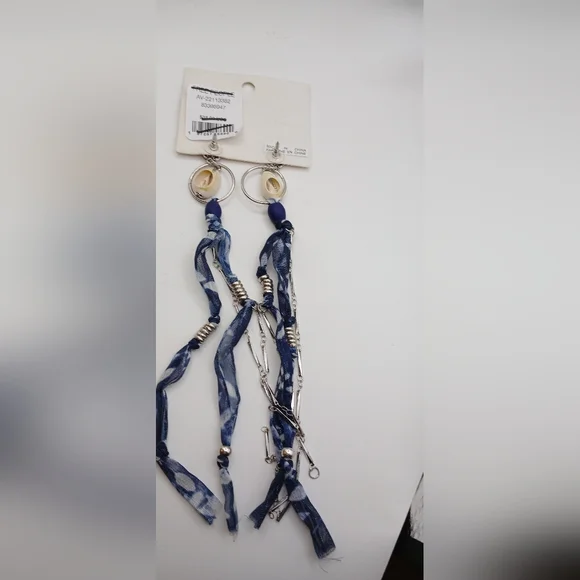 SOLD Free People Bridget Dangle Shells Blue And Silver Earrings NWT - Picture 16 of 16